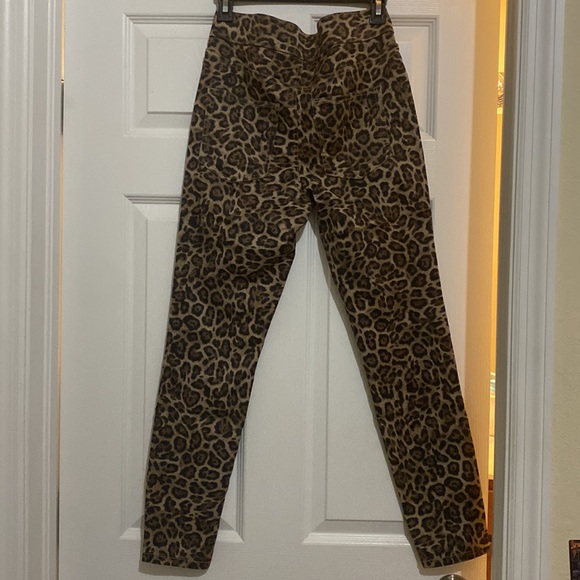 Leopard print pants! 🤎 - Picture 3 of 6